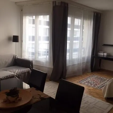 Cosy & Comfy - 20m From Riverbank