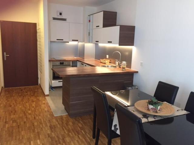 Cosy & Comfy - 20m From Riverbank * Genf