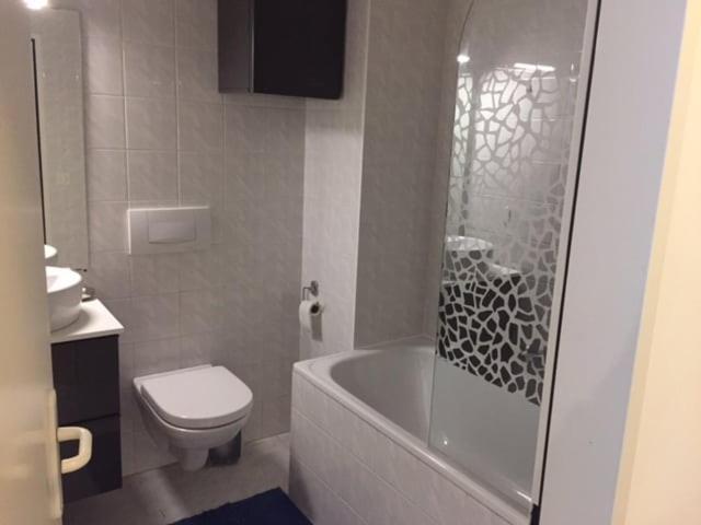 Cosy & Comfy - 20m From Riverbank Apartment *