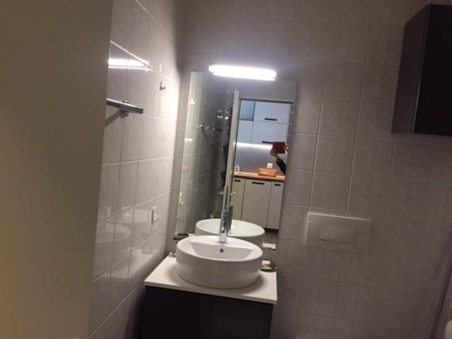 Cosy & Comfy - 20m From Riverbank *